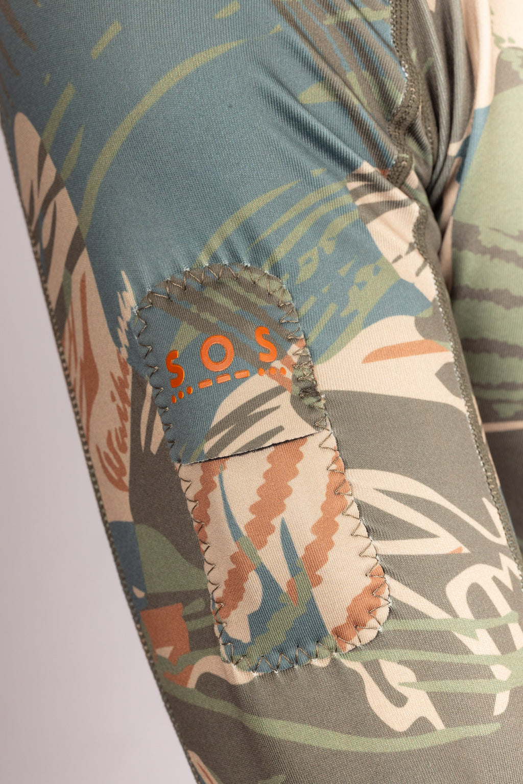 Hawaiian Brushstroke Hooded Spearfishing Rashguard